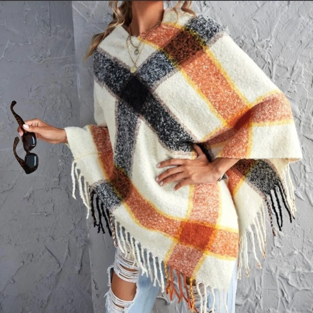 The AILSA Asymmetric Fringe Poncho